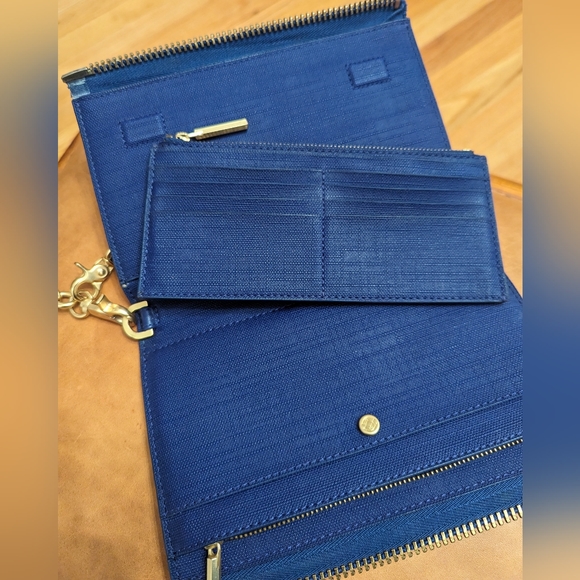 Dagne Dover - Original Essentials Clutch Wallet with 2 straps. - Picture 4 of 16